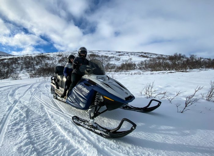 Lake Myvatn & snowmobiling www.ttv.is